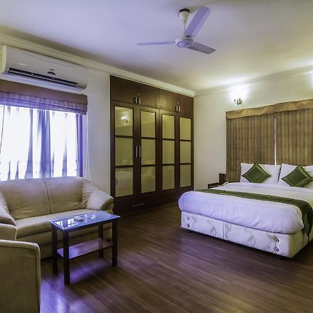 Treebo Angson Hotel Madras Buitenkant foto