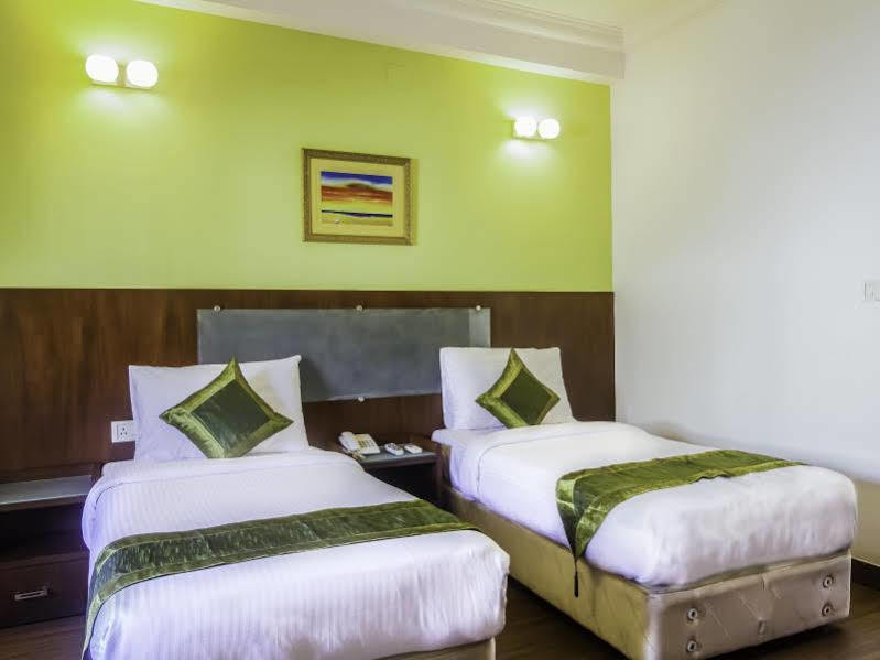 Treebo Angson Hotel Madras Buitenkant foto