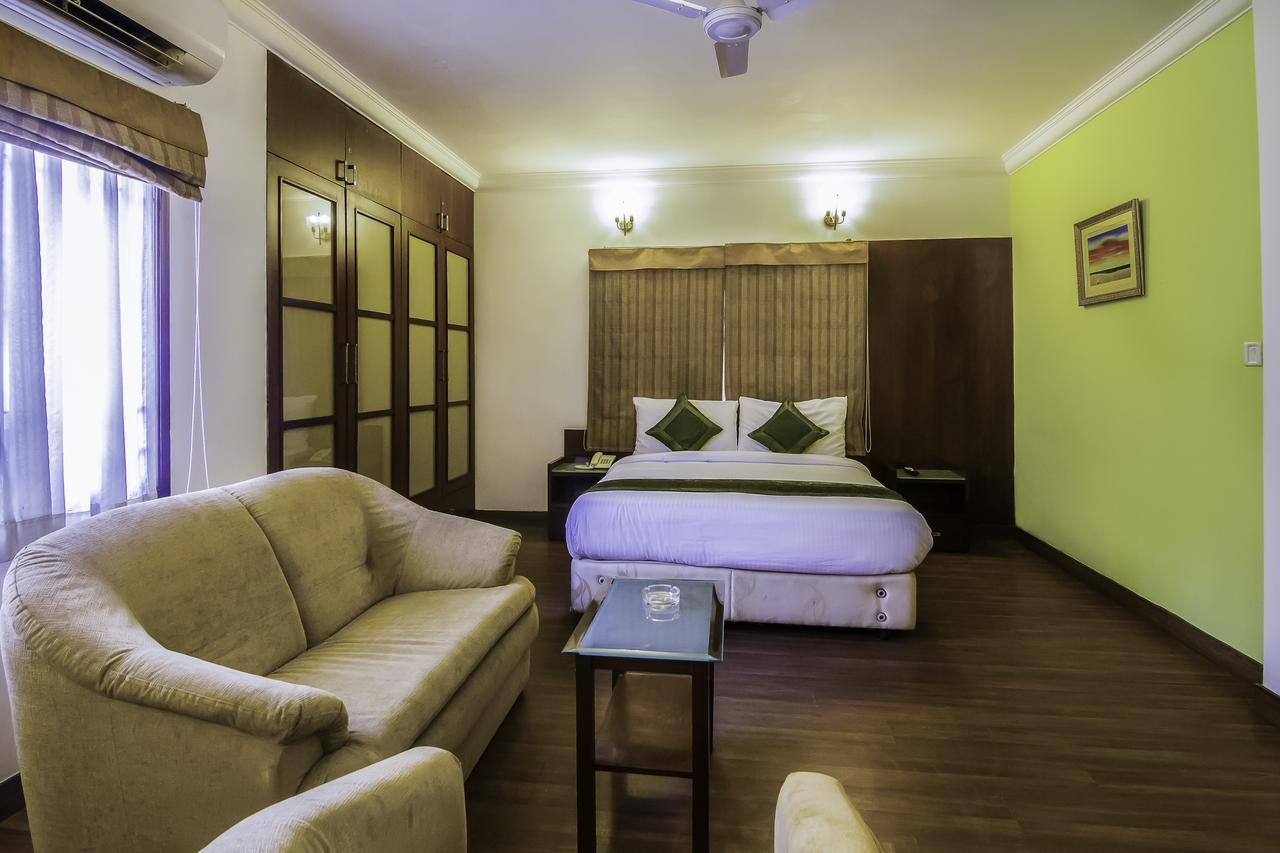 Treebo Angson Hotel Madras Buitenkant foto