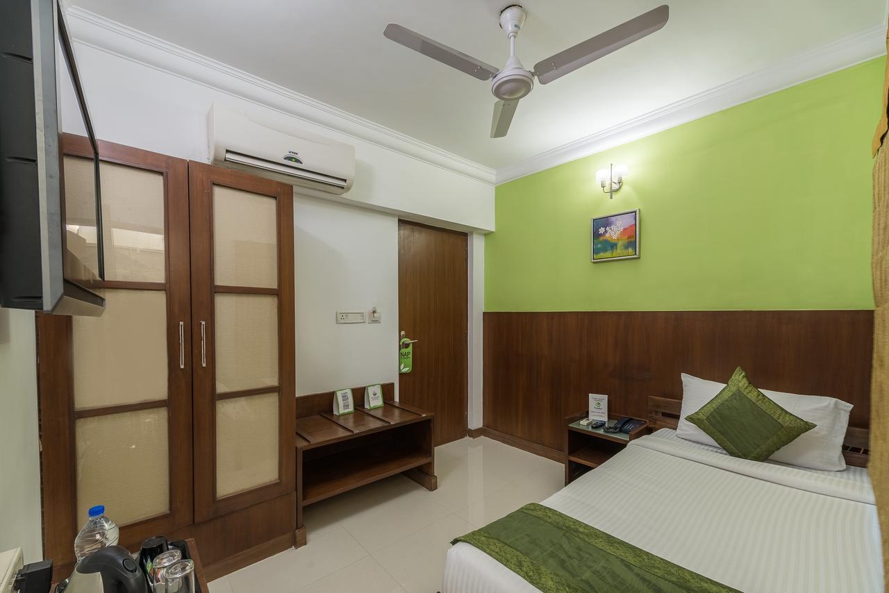 Treebo Angson Hotel Madras Buitenkant foto