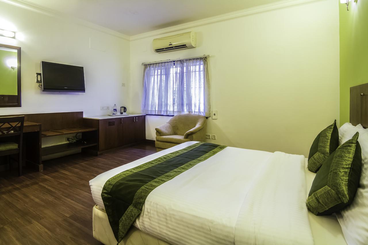 Treebo Angson Hotel Madras Buitenkant foto