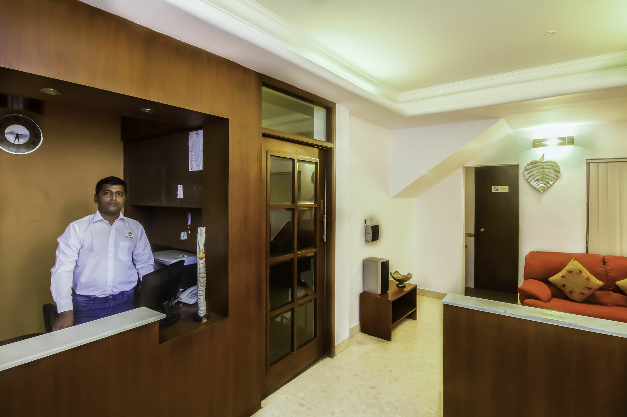 Treebo Angson Hotel Madras Buitenkant foto
