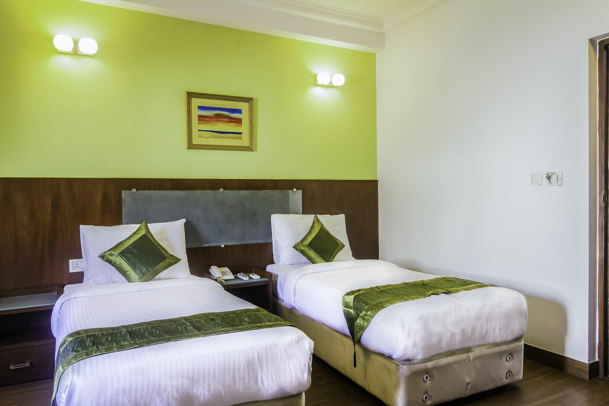 Treebo Angson Hotel Madras Buitenkant foto