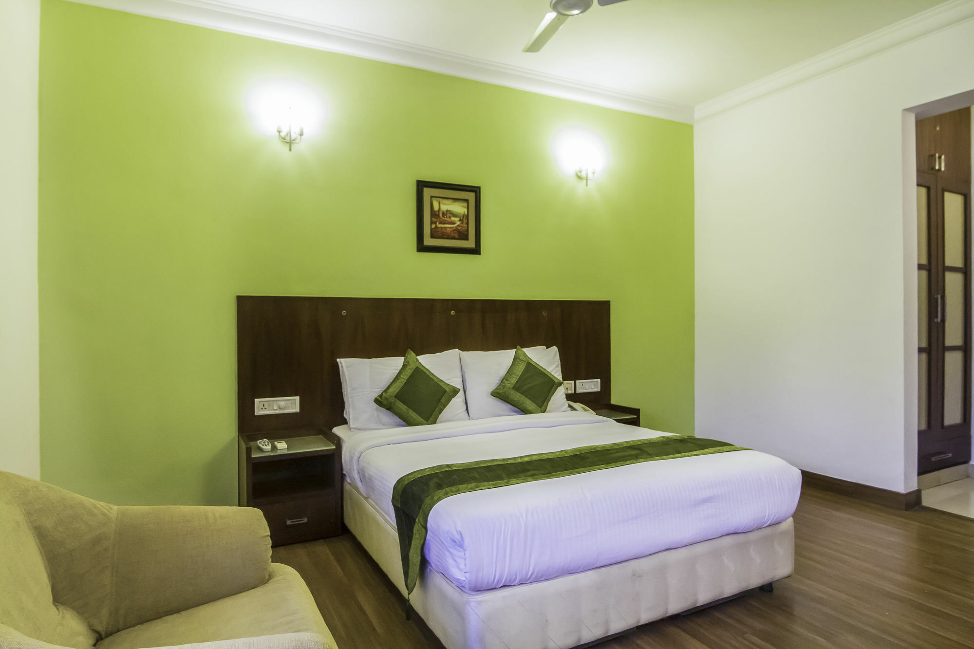Treebo Angson Hotel Madras Buitenkant foto